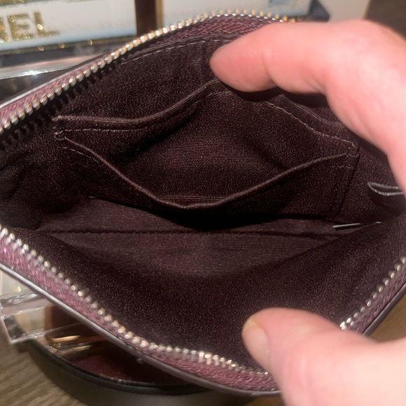 NWT Coach wristlet ✨Host Pick✨ - Picture 3 of 4